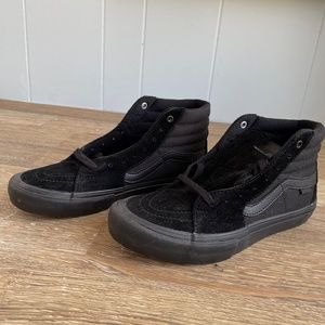 🛒✨VANS black suede high-tops